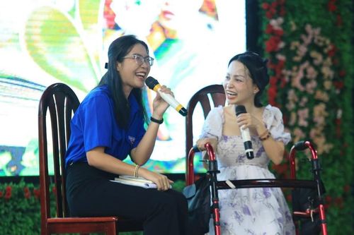 Nghĩ từ cây bút Trần Trà My và câu chuyện đứng lên trên đôi chân khuyết