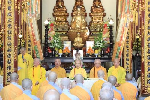 Thừa Thiên Huế: Ban Trị sự GHPGVN tỉnh thăm, sách tấn chư hành giả an cư tại các trú xứ Ni