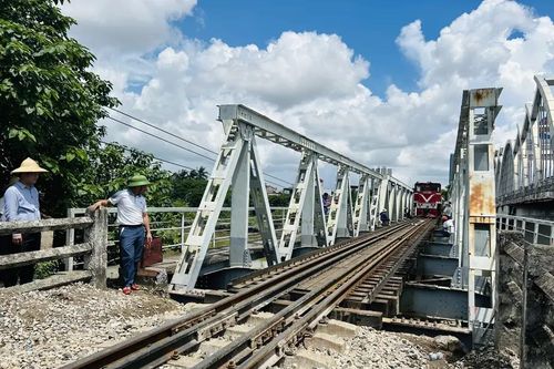 Khắc phục xong sự cố đường ray cầu Tam Bạc, Hải Phòng