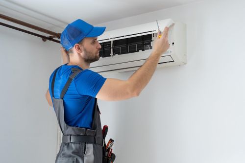 Nên làm gì trước khi gọi thợ đến sửa điều hòa
