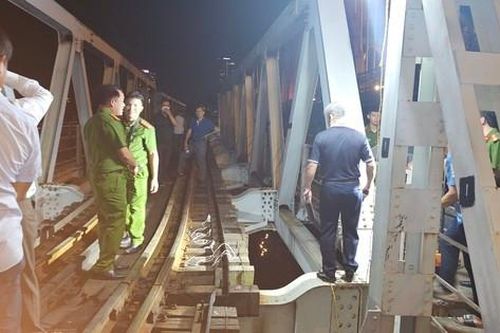 Cầu Quay ở Hải Phòng đã thông trở lại sau sự cố bị tàu hàng đâm biến dạng