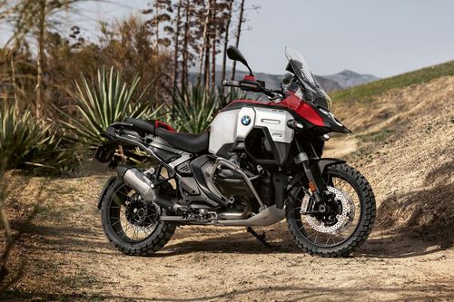 BMW R 1300 GS Adventure 'lột xác' - đổi thiết kế, loại bỏ tay côn