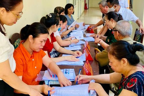 Hà Nội chi trả trợ cấp xã hội trên 203.000 đối tượng