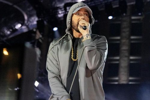 Eminem trở lại với album phòng thu thứ 12