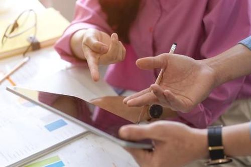 Hướng dẫn áp dụng chỉ số giá để điều chỉnh giá hợp đồng