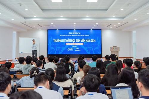 Khai mạc Trường hè Toán học sinh viên 2024