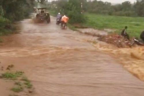 Nữ Chủ tịch Hội Nông dân xã ở Đắk Lắk bị nước cuốn tử vong trên đường đi làm rẫy về