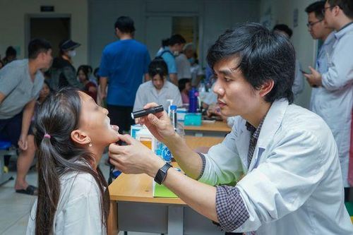 Tìm lại nụ cười cho trẻ mắc dị tật khe hở môi, vòm miệng