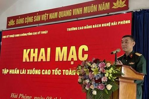 Khai mạc lớp tập huấn lái xuồng cao tốc toàn quân năm 2024