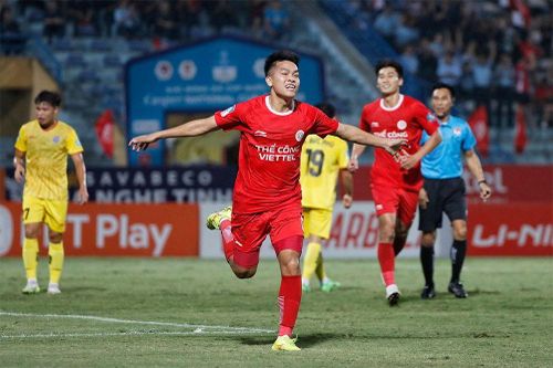 V-League 'ngủ quên' trên đường đua