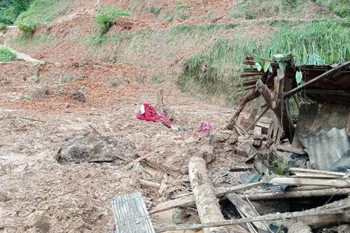 Sập nhà sau mưa lớn, bé trai 13 tuổi tử vong ở Hà Giang