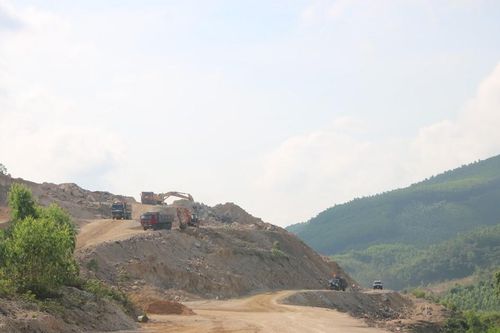 Khai thác cát vượt mức cho phép, Công ty CP Xây dựng dịch vụ và thương mại 68 bị phạt 300 triệu đồng