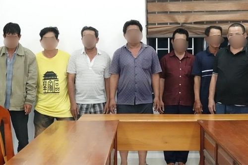 Giữa trận đấu nảy lửa của Tây Ban Nha và Đức, chủ quán cà phê bị bắt vì tổ chức cá độ