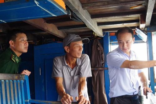 Khởi tố chủ tàu cá đưa người xuất cảnh trái phép để đánh bắt hải sản