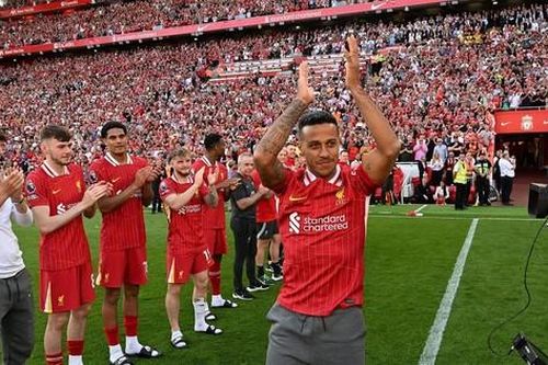 Thiago đột ngột giải nghệ ngay sau khi chia tay Liverpool