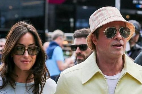 Brad Pitt công khai bạn gái