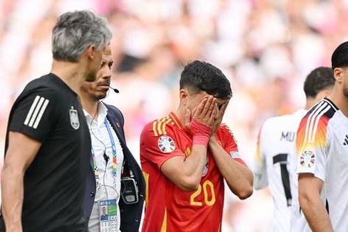 Pedri chấp nhận lời xin lỗi của Toni Kroos