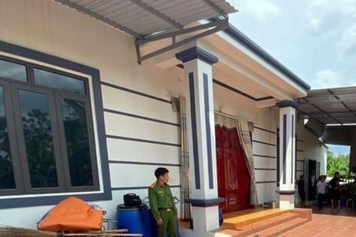 Con gái bị cha đâm tử vong vì làm em trai la khóc