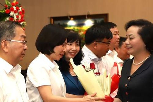 Bộ trưởng Nội vụ nêu cách hóa giải cán bộ đùn đẩy, sợ trách nhiệm