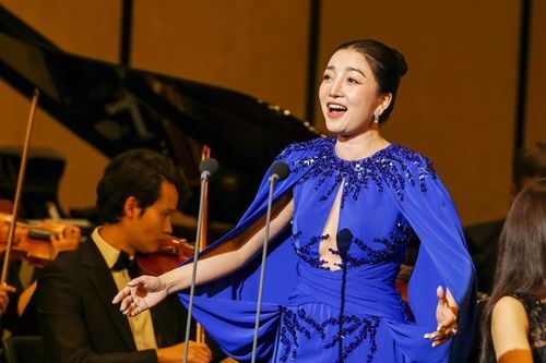 Thưởng thức 'Hà Nội 12 mùa hoa' qua giọng ca Phạm Thu Hà và dàn nhạc giao hưởng