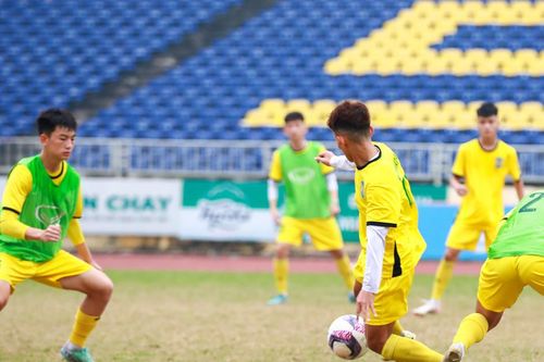U17 Sông Lam Nghệ An nằm chung bảng với kỳ phùng địch thủ PVF tại VCK U17 Quốc gia