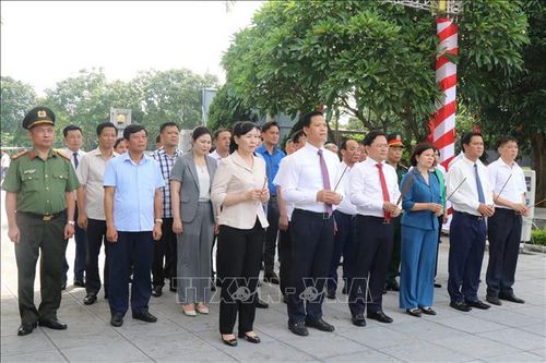 Dâng hương nhân kỷ niệm 112 năm ngày sinh Tổng Bí thư Nguyễn Văn Cừ