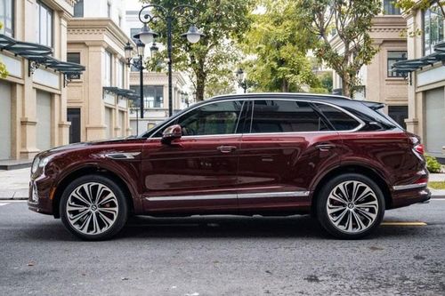 Siêu xe hàng hiếm Bentley Bentayga First Edition khấu hao 5 tỷ sau khi chạy lướt 5.000 km