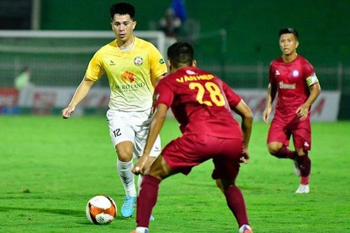 Vì sao trung vệ Đình Trọng rời Bình Định?