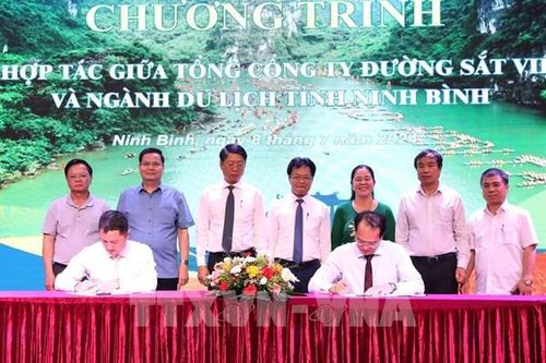 Kết nối các điểm đến du lịch giữa các tỉnh với Ninh Bình bằng đường sắt