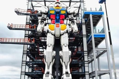 Choáng ngợp trước robot khổng lồ của Nhật Bản