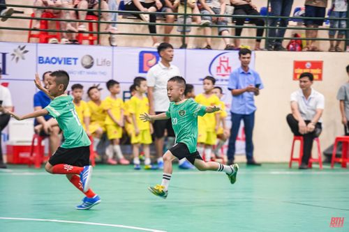 Nghẹt thở cuộc đua vào tứ kết U8: Chủ nhà Thiệu Hóa chia tay giải đấu
