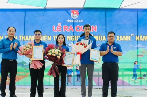 Ra quân chiến dịch 'Mùa hè xanh' tại xã Ayun Hạ