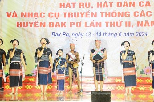 Quan tâm bảo tồn loại hình hát ru