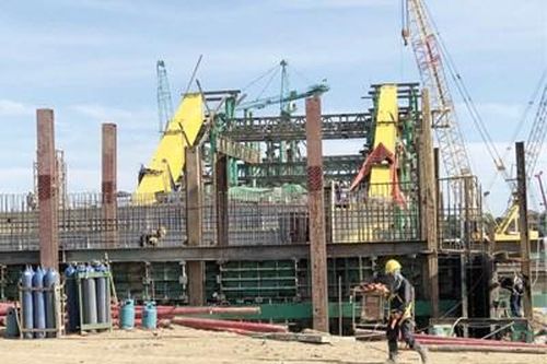 Tăng tốc trên công trường cầu vượt sông Hương