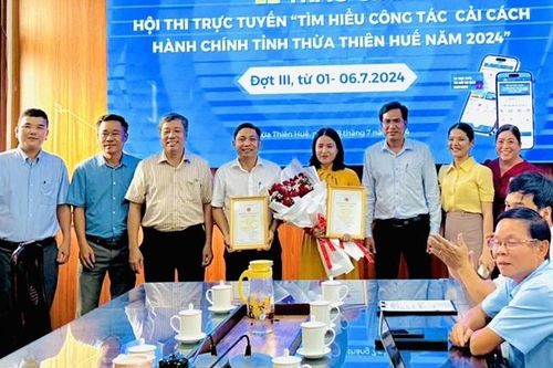 Trao giải tuần 3 hội thi tìm hiểu cải cách hành chính