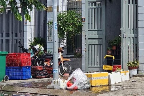 Cứu cụ bà 90 tuổi bị ngạt khói trong đám cháy
