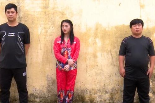 Nghi chơi bài gian lận, bắt người trái phép rồi đánh đập, cưỡng đoạt tài sản