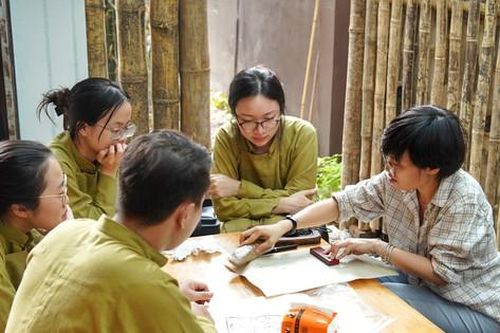 Cầu nối 'Bách nghệ' đến cộng đồng