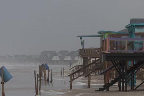 Bão Beryl nguy cơ mạnh lên khi tiến gần đến Houston (Mỹ)