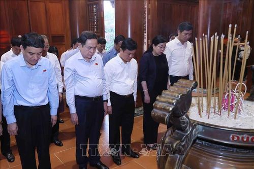 Chủ tịch Quốc hội Trần Thanh Mẫn tri ân Anh hùng liệt sĩ, người có công với cách mạng