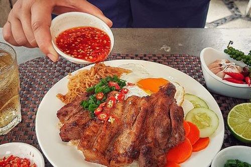 Bát mắm ớt ăn kèm cơm tấm: Nhỏ bé nhưng có 'sức mạnh' to lớn, làm nên hương vị không lẫn vào đâu