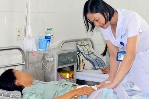 Bóc tách khối u xơ tử cung to như thai 5 tháng tuổi
