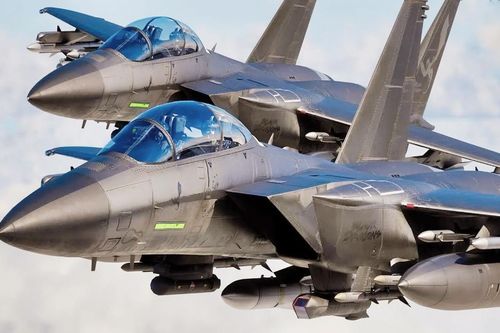 Chiến đấu cơ nào của Mỹ có khả năng mang gấp đôi tên lửa so với Su-35 Nga?