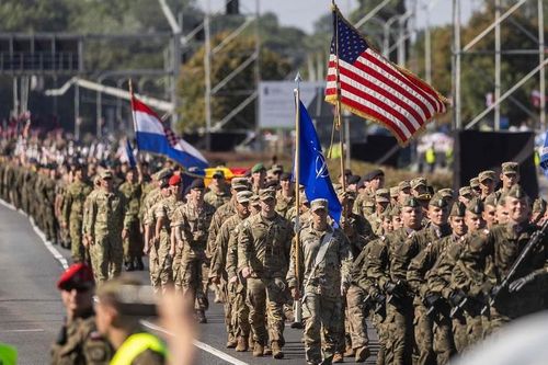 NATO có thể cần tới 50 lữ đoàn mới để 'bảo vệ sườn phía Đông'