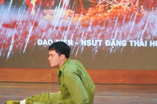 Khởi động dự án phim lịch sử 'Mưa đỏ'