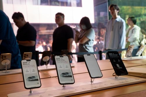 Microsoft cấp iPhone cho nhân viên tại Trung Quốc