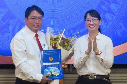 Ông Đoàn Văn Đủ làm Phó Chủ tịch UBND quận Tân Bình