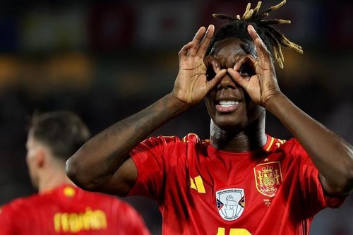 Nico Williams: Hút cả châu Âu dưới chân mình