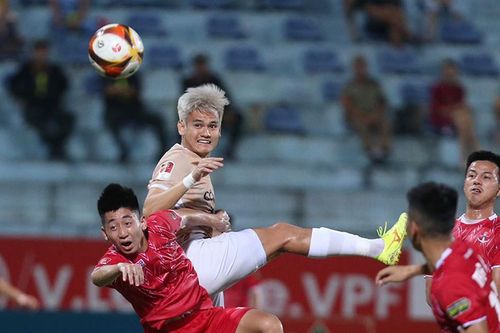 Tiến Linh, Ngọc Hải tái ngộ Hồ Tấn Tài ở Bình Dương