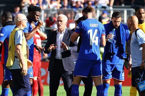 Sợ 'lộ bài', HLV Deschamps giữ kín chiến thuật kể cả với các cầu thủ Pháp
